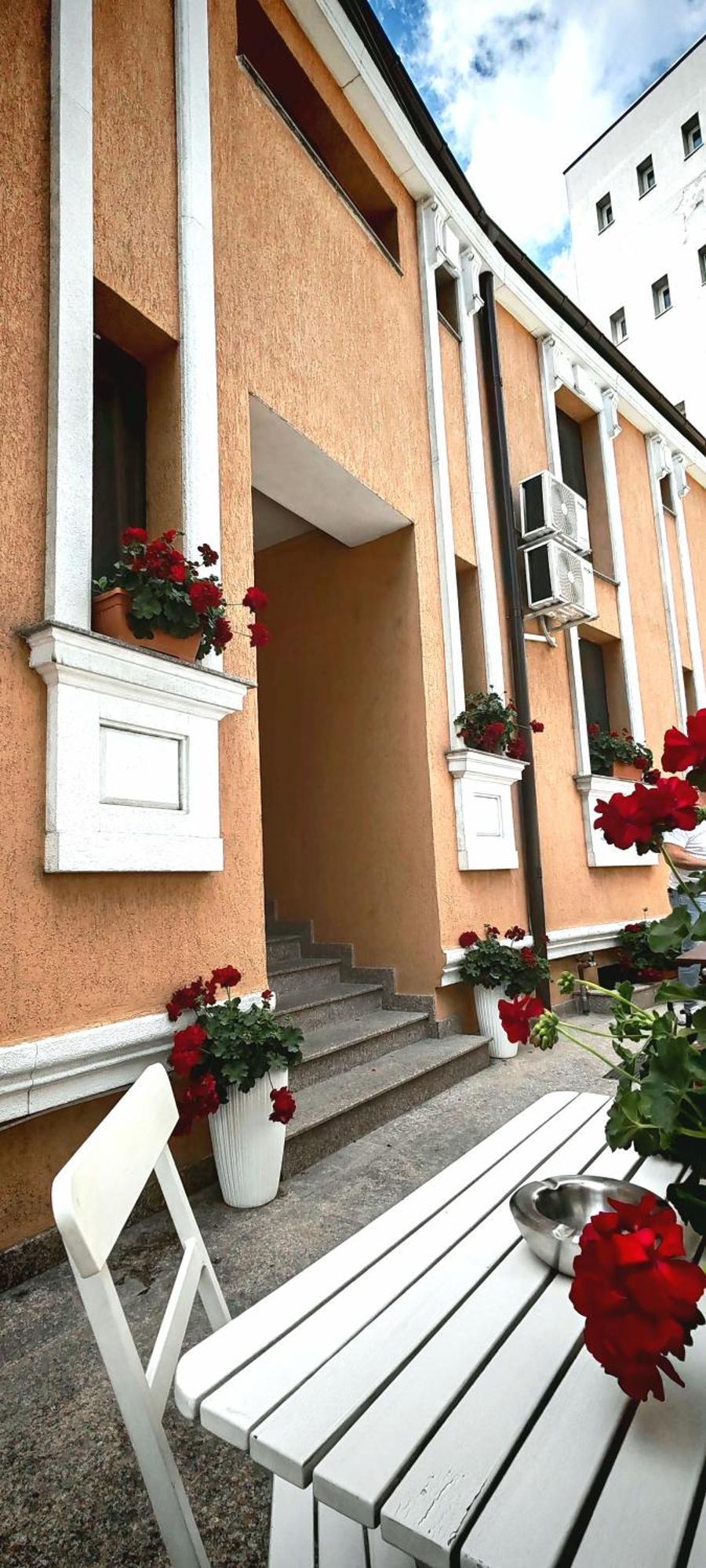 Bucur 9 Hotel Boekarest Buitenkant foto