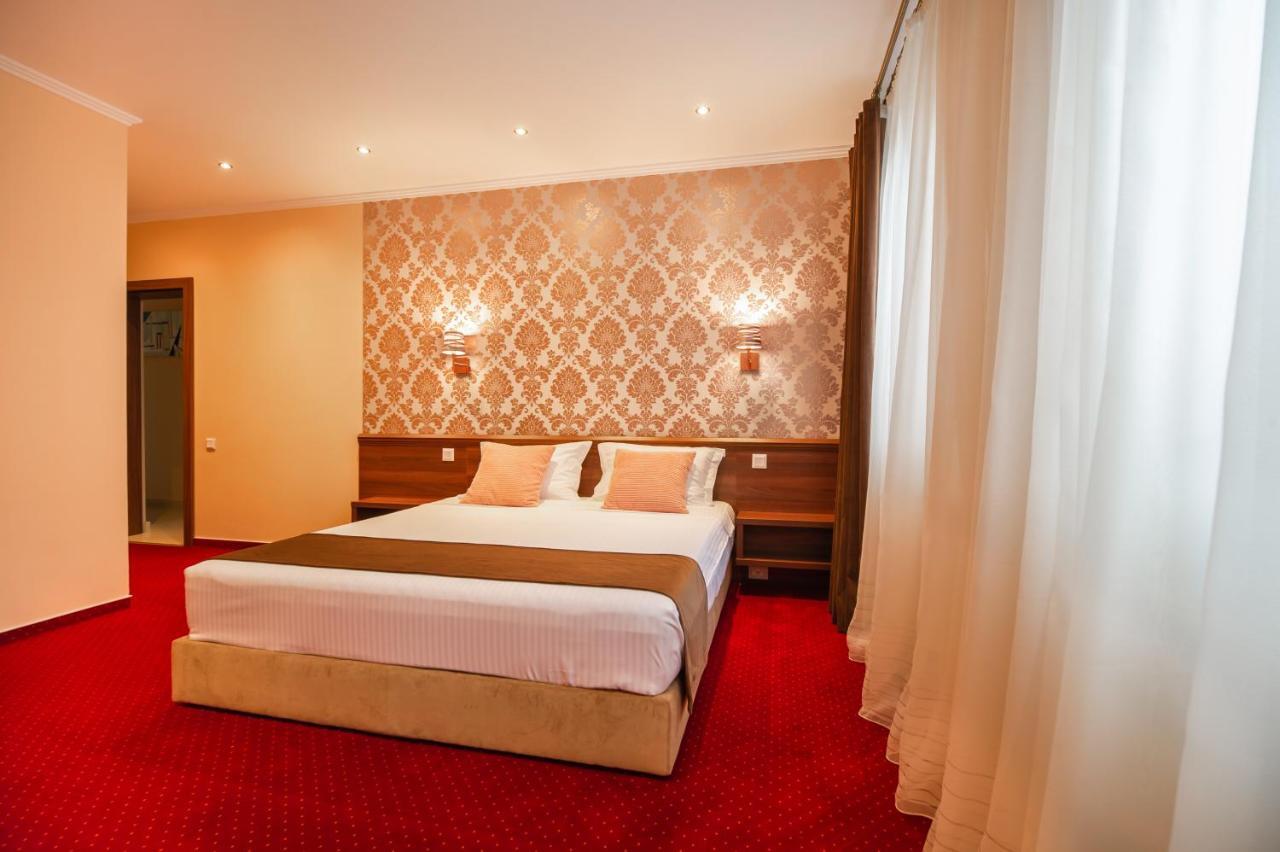 Bucur 9 Hotel Boekarest Buitenkant foto