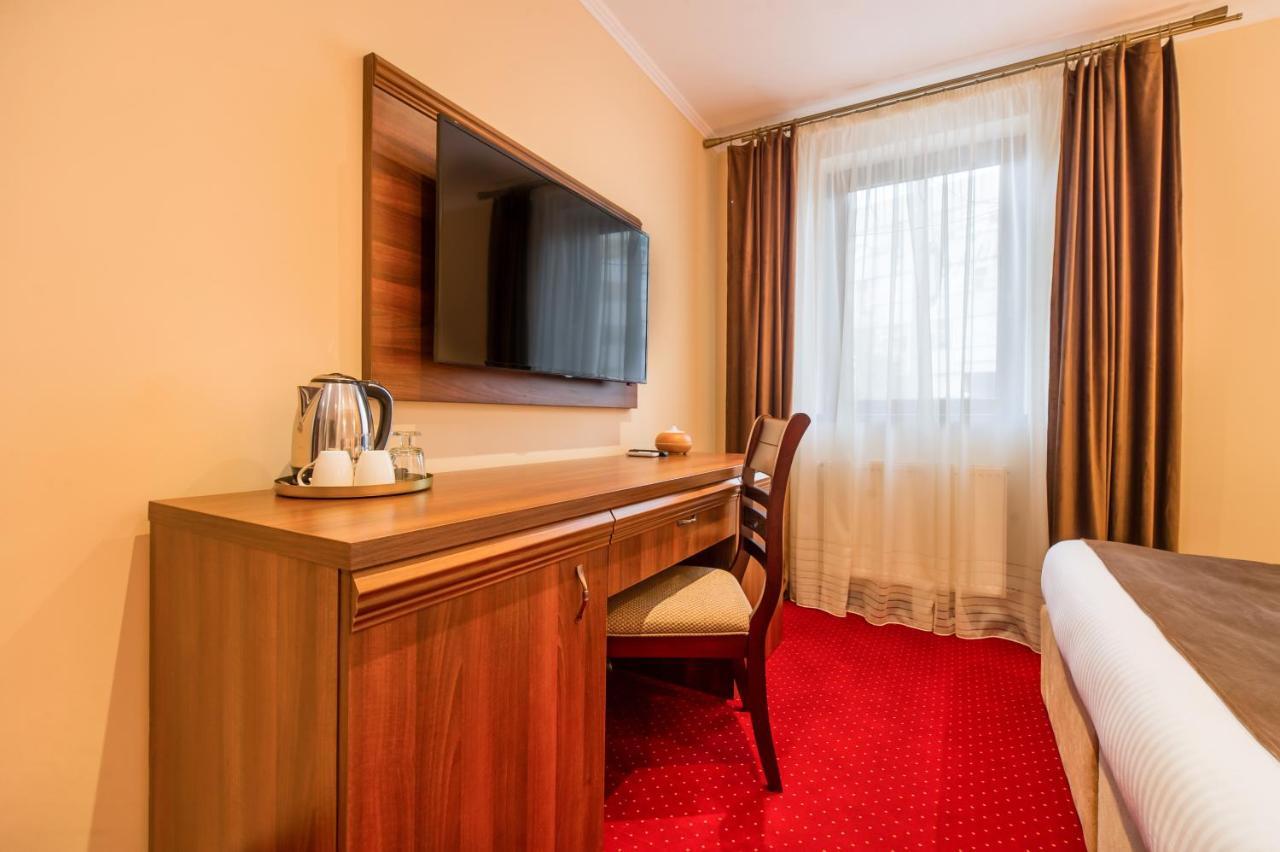 Bucur 9 Hotel Boekarest Buitenkant foto
