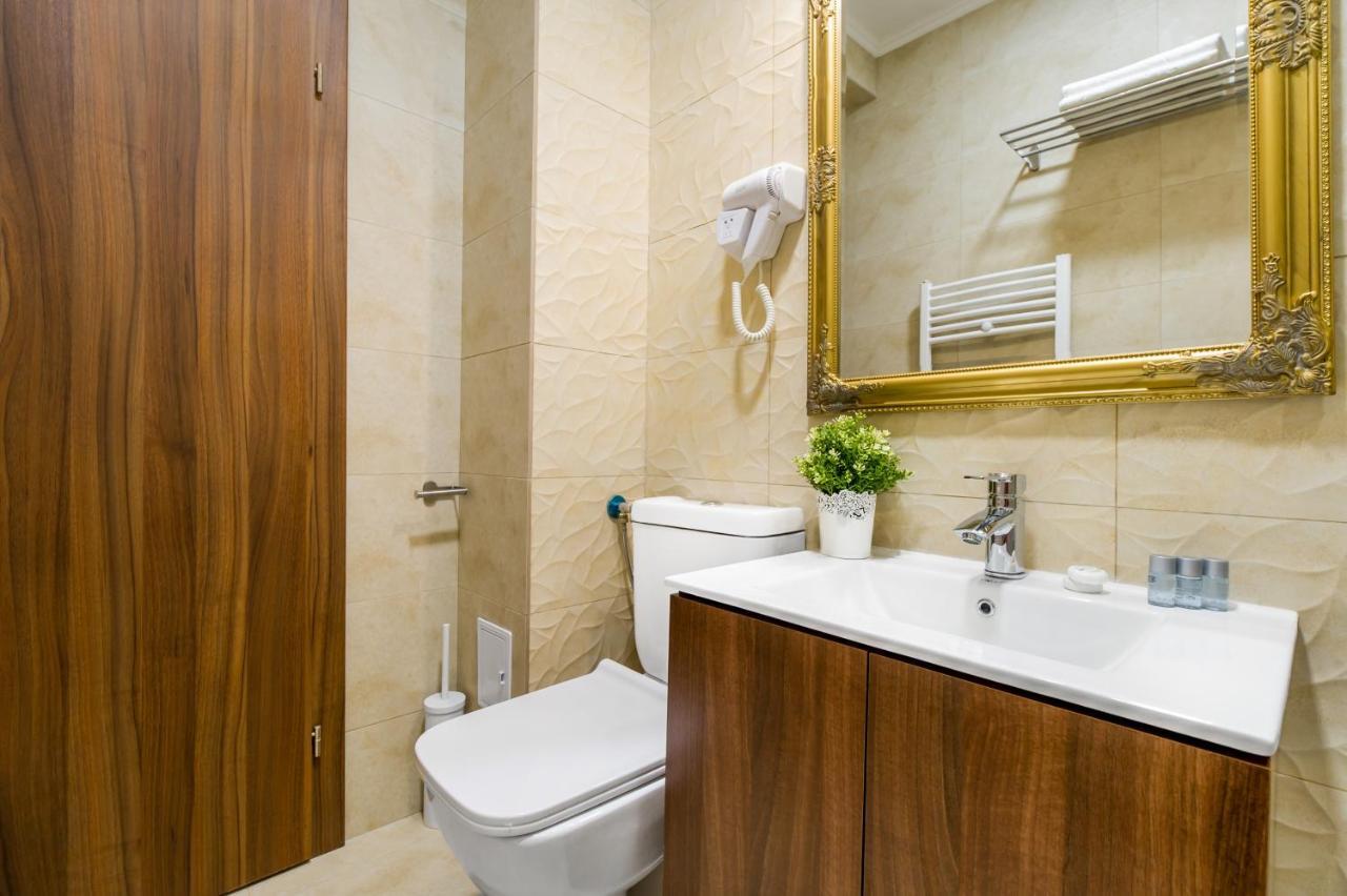 Bucur 9 Hotel Boekarest Buitenkant foto