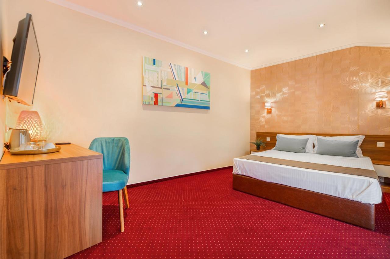 Bucur 9 Hotel Boekarest Buitenkant foto